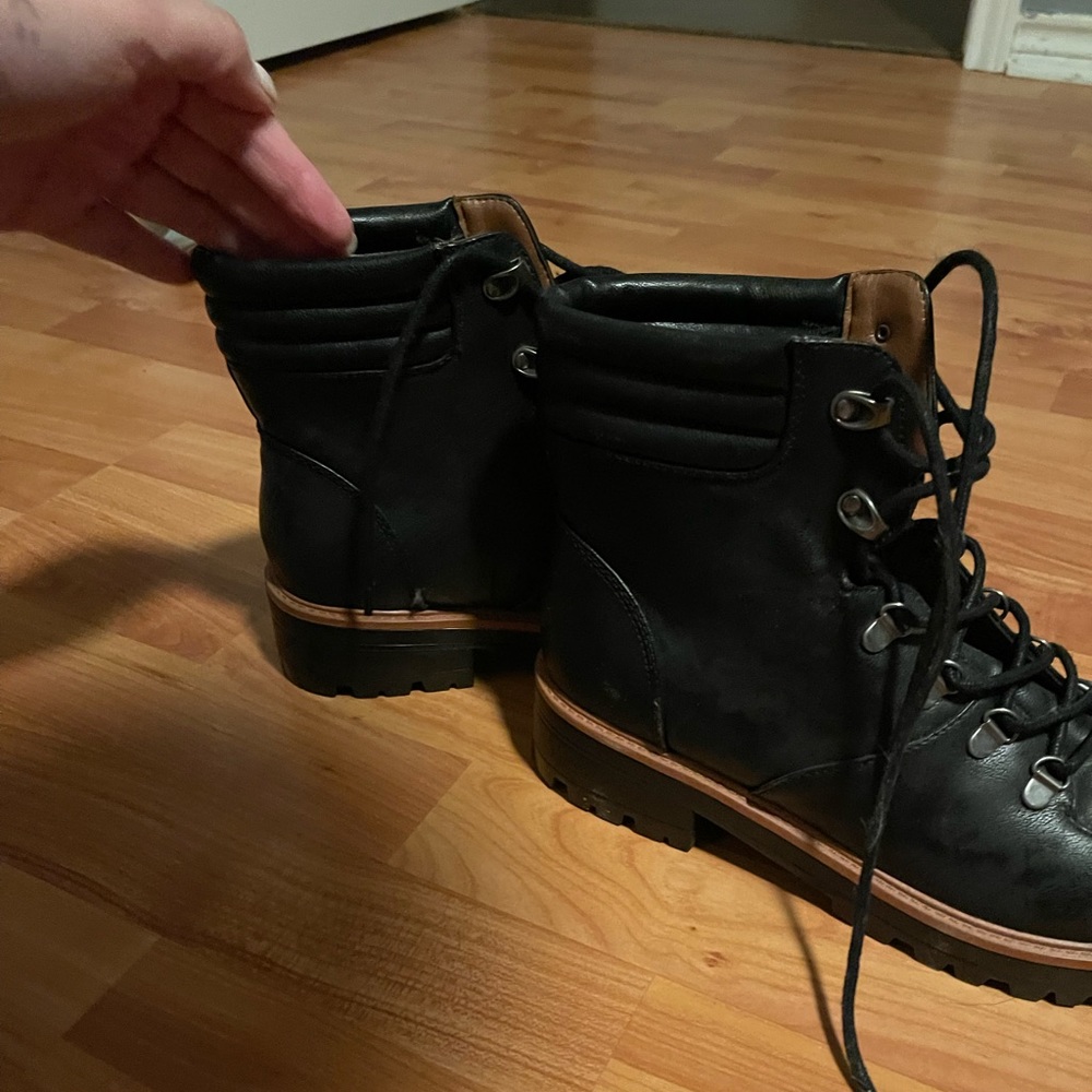 Boots - Picture 4 of 4
